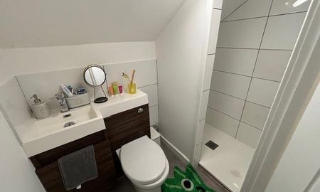 4 bedroom terraced house to rent - Photo 4