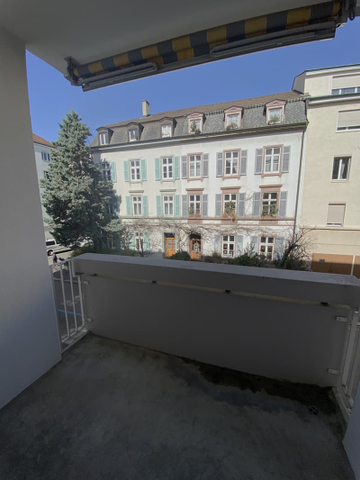 "Sanierte 2-Zimmer-Wohnung im Iselin-Quartier" - Photo 2