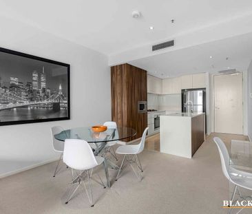 Stylish Furnished Apartment - Photo 3