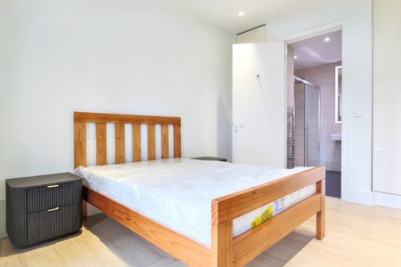 3 Bed Flat, Pear Place, SE1 - Photo 3