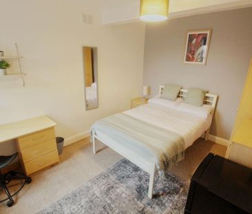 1 bedroom in a house share to rent - Photo 4