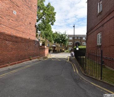 1 bed Apartment in Ascot Court Clapham Park Road, London, SW4 7EZ - Photo 1