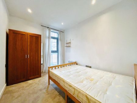 2 bedroom Flat To Let - Photo 4