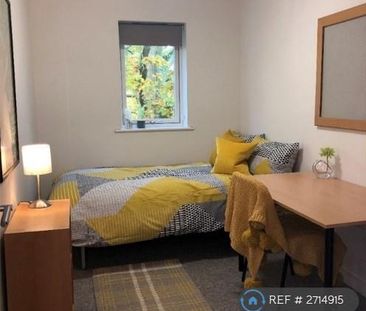 3 bedroom flat to rent - Photo 3