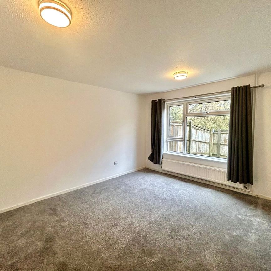 Quetta Park, Church Crookham, Fleet, Hampshire, GU52 - Photo 1