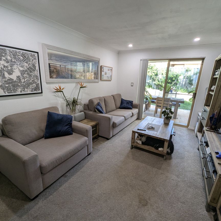 Scarborough - Photo 1