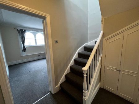 2 bedroom maisonette to rent - Photo 4