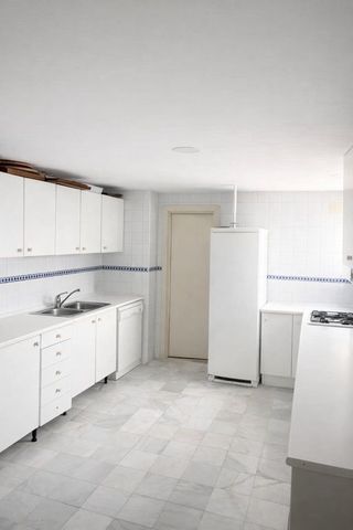 6 room luxury Flat for rent in Seville, Spain - Photo 3