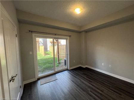 For Lease - 18 AQUA Lane, Hamilton, Ontario - Photo 2