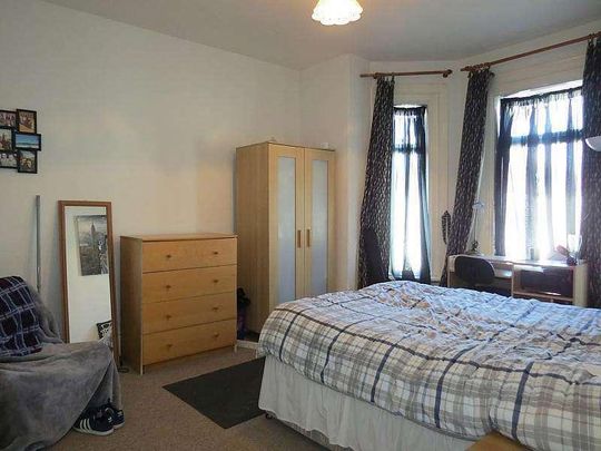 Bedroom Detached House In Winton, BH8 - Photo 1