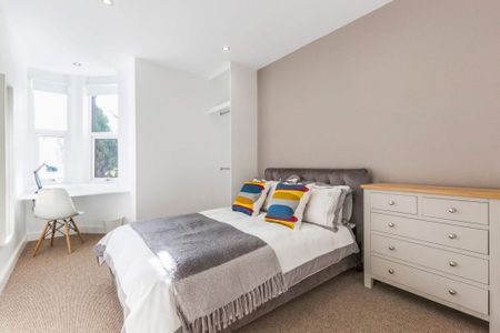 4 bedroom flat to rent - Photo 5