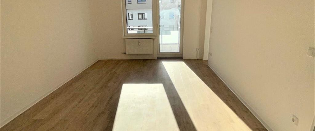 Sofort einziehen und wohlfühlen! Renovierte 3-Zimmerwohnung mit großem Balkon in Wolfsburg - Foto 1