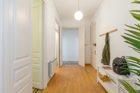 Carrer del Rosselló, Barcelona, Catalonia 08008 - Photo 5