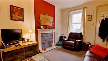 2 Bed 1 Bath - Photo 2