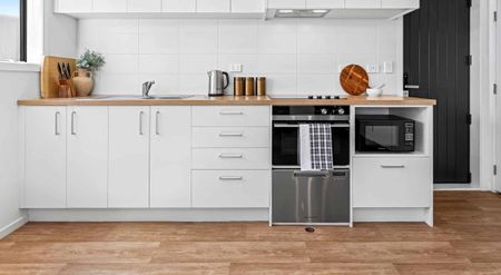 Fully Furnished two Bedroom Home - Photo 3