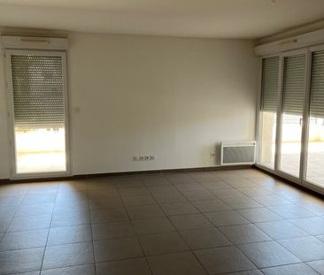 Location Appartement 3 pièces 64m² MARSEILLE 11ème - Photo 6
