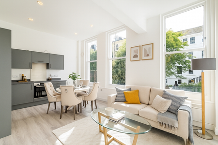 2 bedroom flat to rent - Photo 2