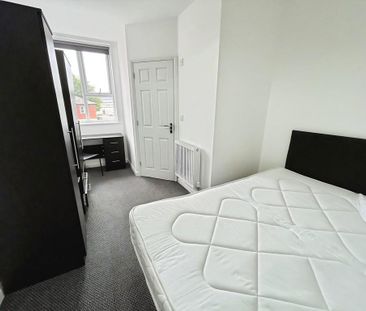 1 bedroom in a flat share to rent - Photo 3