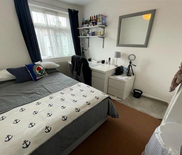 5 bedroom end of terrace house to rent - Photo 6