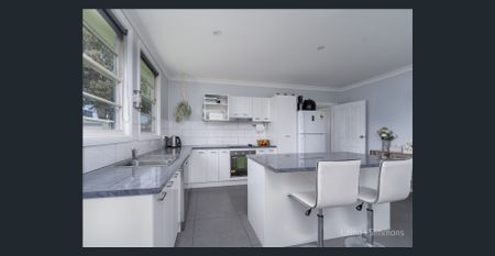 Home with Modern Features in Prime Armidale Location - Photo 3