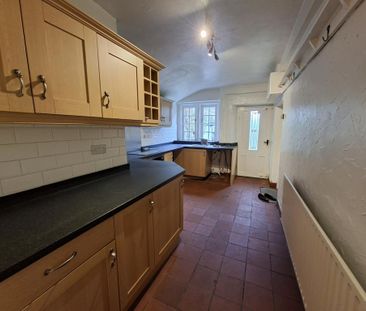 3 bedroom semi-detached house to rent - Photo 6