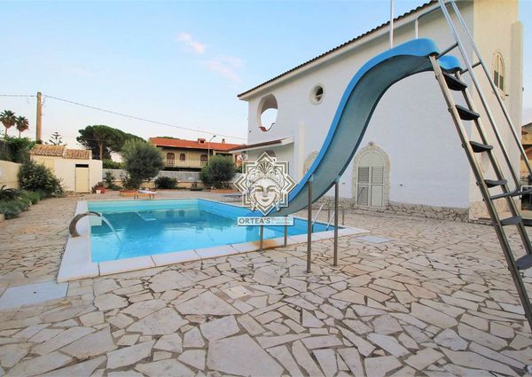 Villa con piscina - Sicilia