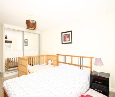 4 bedroom detached house to rent - Photo 4