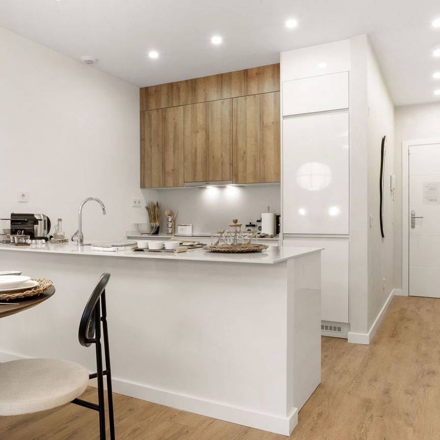 Middle Floor Apartment in Estepona - Photo 1