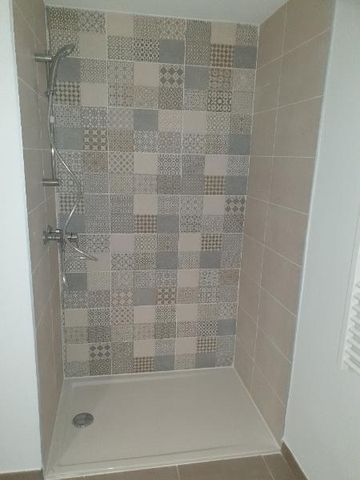 Location Appartement 1 pièce 24m² CASTELNAU LE LEZ 34170 - Photo 3