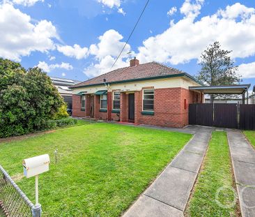 Open the Door to Comfort and Convenience on Dunorlan - Photo 4