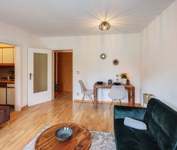 Newly furnished 1.5-room apartment near Perlach station - Foto 1