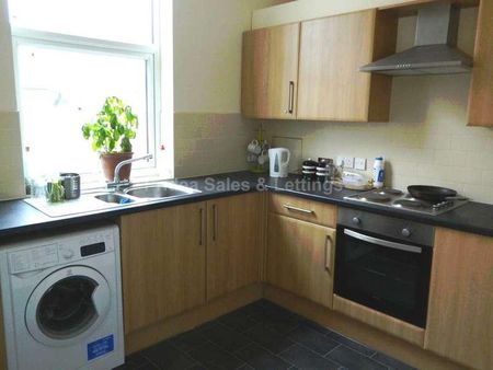 High Street, Lincoln, LN5 - Photo 3