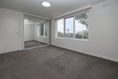 Spacious two bedroom apartment. - Photo 3