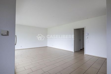 ELEGANT 4.5 ROOM APARTMENT IN BELLINZONA NORTH - Photo 2