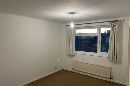 Lillibrooke Crescent - Photo 4