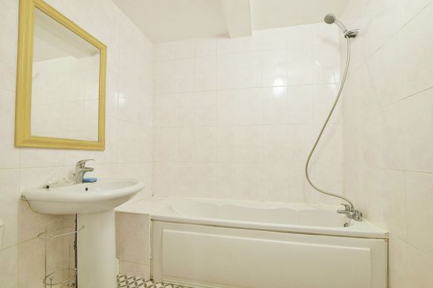 2 bedroom property to rent Apartment 6, Fitzwilliam Court, 19-21 Anson Road, Manchester, M14 - Photo 1