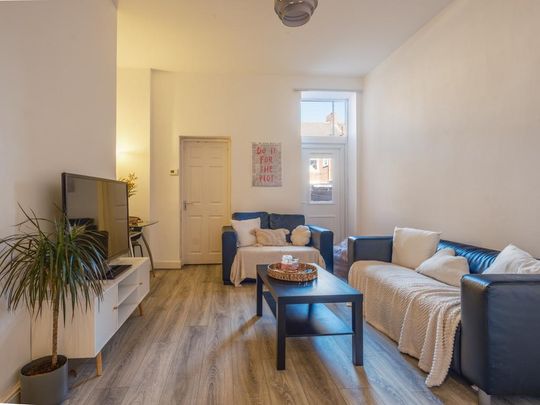 3 bedroom ground floor flat to rent - Photo 1