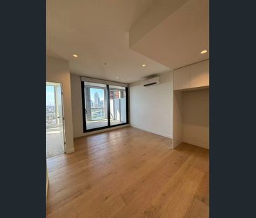 Stylish One-Bedroom + Study Retreat with Iconic Views & Luxury Amen... - Photo 1