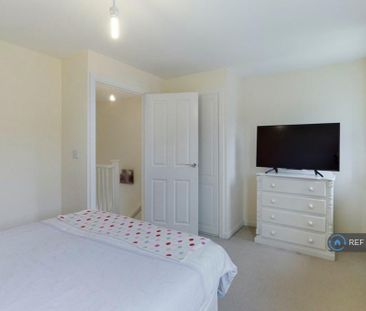 2 bedroom semi-detached house to rent - Photo 5