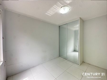Spacious 2 Bedroom Unit in Prime Location - Photo 3