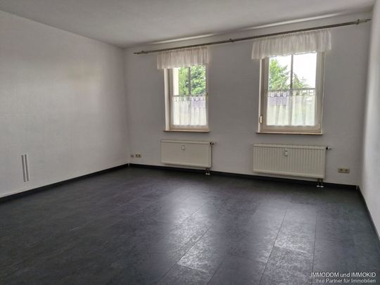 Kleine Wohnung mit Du, PKW-Stellplatz und EINBAUKÜCHE in Zwickau-Planitz zu vermieten! - Photo 1