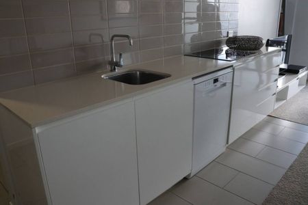 STUNNING FULLY FURNISHED ONE BEDROOM APARTMENT - Photo 3