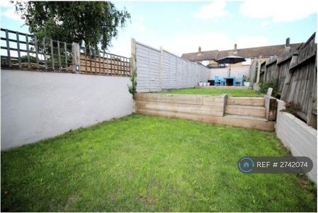 2 bedroom terraced house to rent - Photo 3