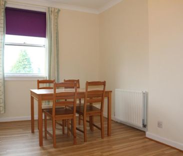 3 bedroom flat to rent - Photo 4