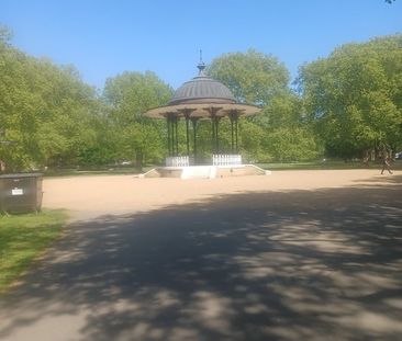 Room in a Shared Flat, Burton House, SE16 - Photo 5