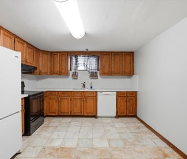 For Lease - 940 Aviation Road Unit# Lower Level, Mississauga, Ontario - Photo 2