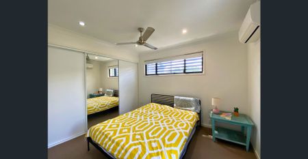 MODERN 3 BEDROOM, 2 BATHROOM TOWNHOUSE FOR RENT - LOCATED IN A QUIET STREET! - Photo 4