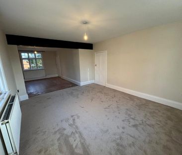 4 bedroom detached house to rent - Photo 2