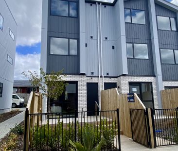 15 Paetai Lane, Te Atatu Peninsula - Photo 3