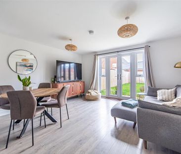 2 bedroom end of terrace house to rent - Photo 2